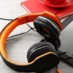 headphones with tabletp