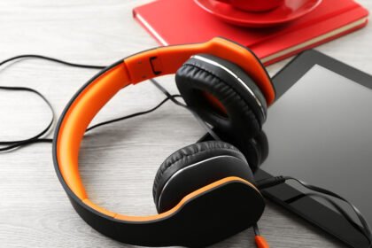 headphones with tabletp